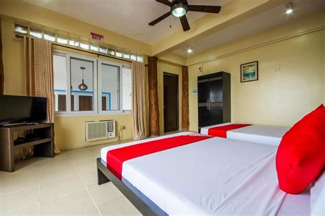 25 Bato Hotels .